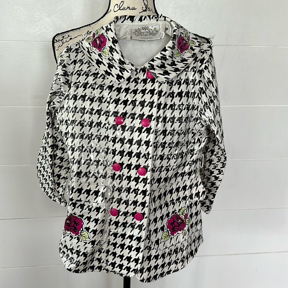 The English Roses by Madonna Raincoat, 6/6x